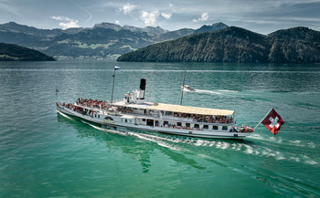 Erste Dampfschifffahrten Erste Dampfschifffahrten