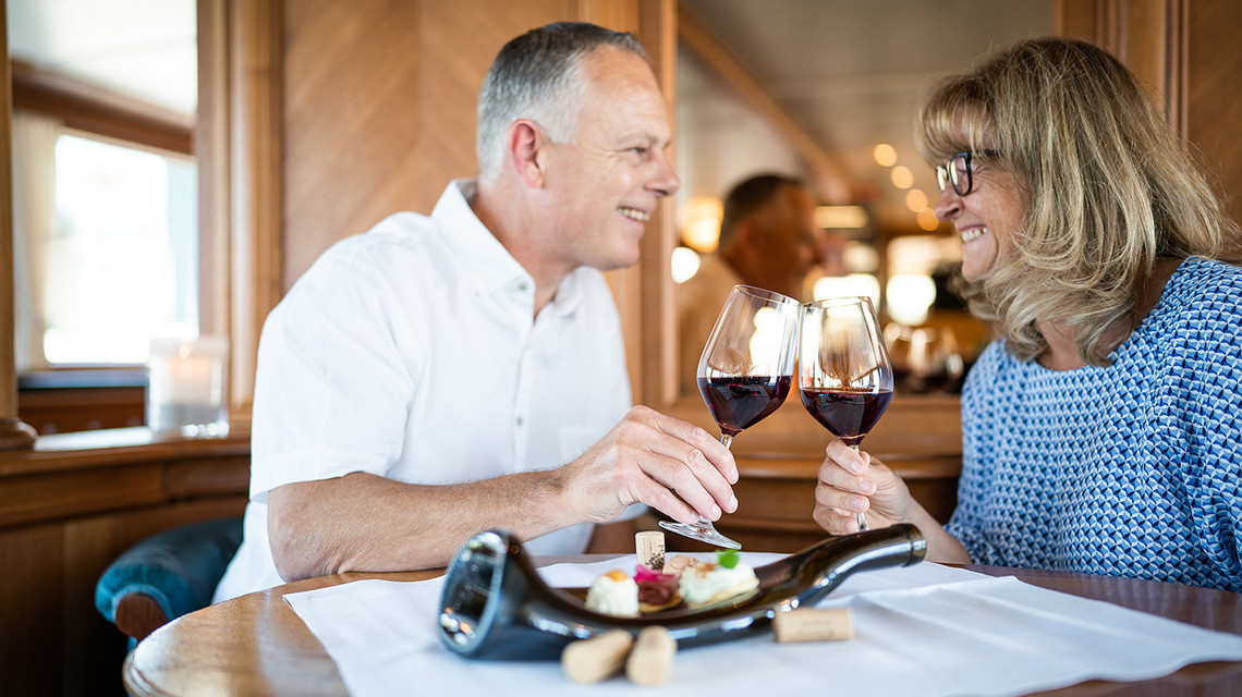 Wine & Dine mit Dampf Degustieren, anstossen und geniessen.