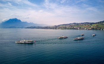 Bateaux amarrés Bateaux amarrés