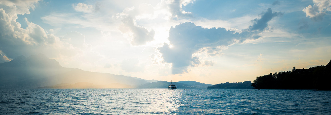 Motorschiff auf dem Vierwaldstättersee.