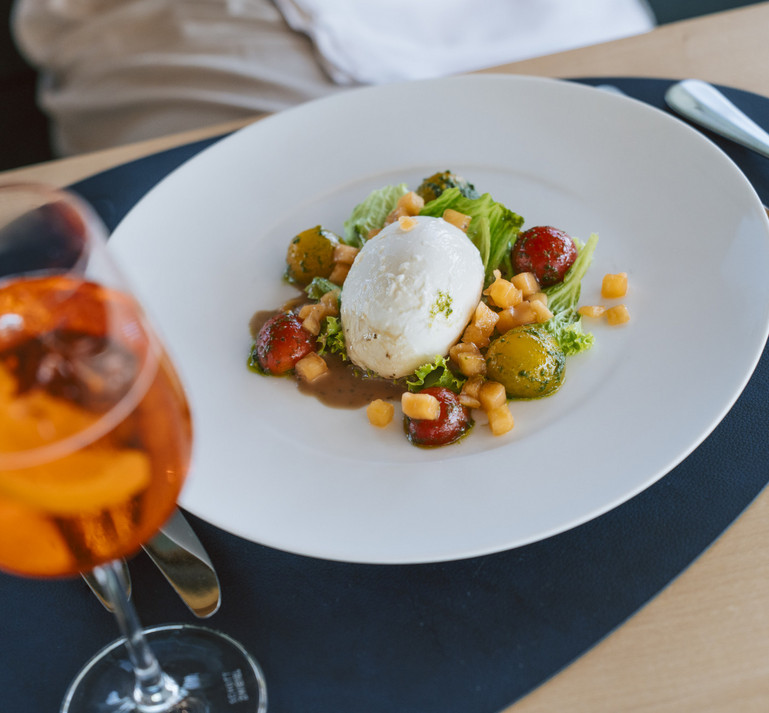 Köstliche Hacktätschli und Kartoffelstampf ist nur ein Gericht, welches Sie auf dem Lozärner-Schiff erwartet.