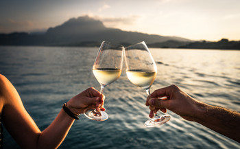 Wine & Dine on a Steamboat Wine & Dine on a Steamboat