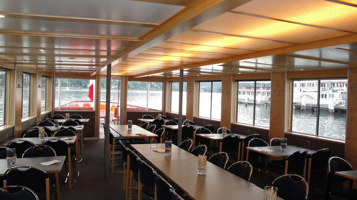 L'intérieur du navire à moteur Titlis.