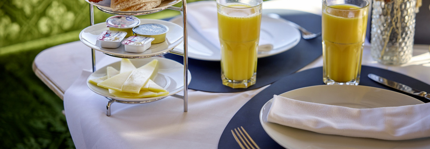 Offre de petit déjeuner sur un bateau régulier de la Société de navigation du lac des Quatre-Cantons (SGV) AG