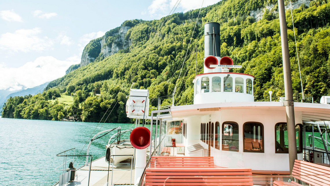 Oberdeck des Dampfschiffes im Urnersee