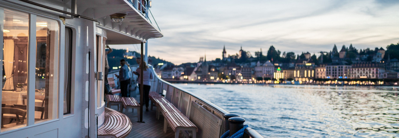 Winterliche Abendstimmung auf den Schiffen der SGV