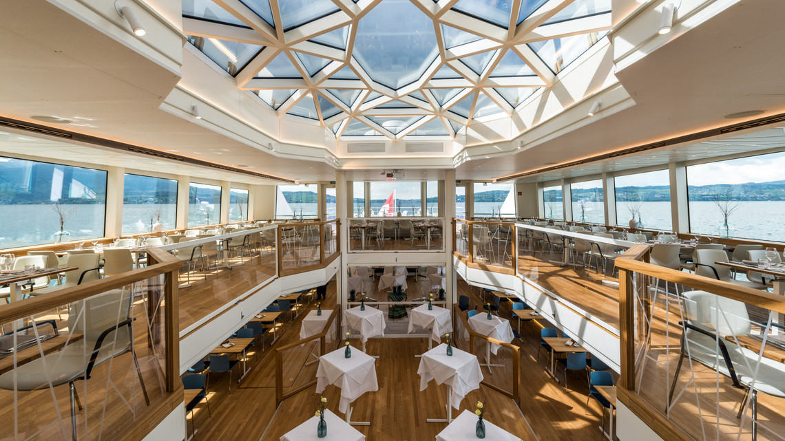 Salon des Motorschiffes Diamant Innenräume des Motorschiffes Diamant - Ober- und Unterdeck.